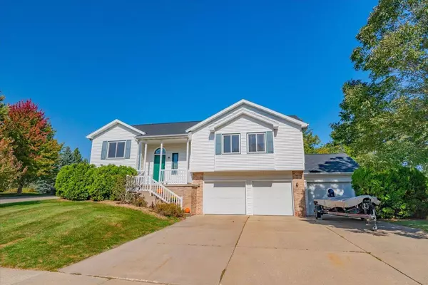 787 Ridge View Lane, Oregon, WI 53575