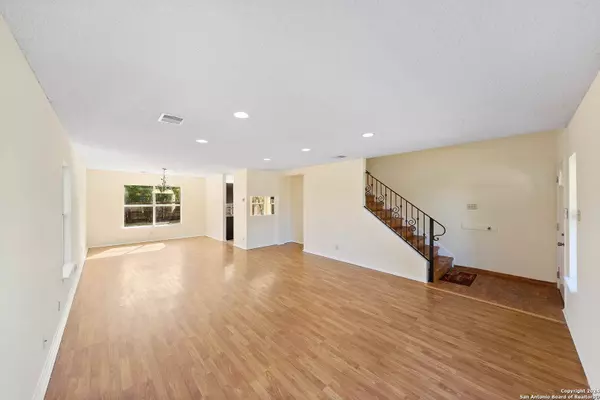 8058 Talkenhorn, Converse, TX 78109-3237