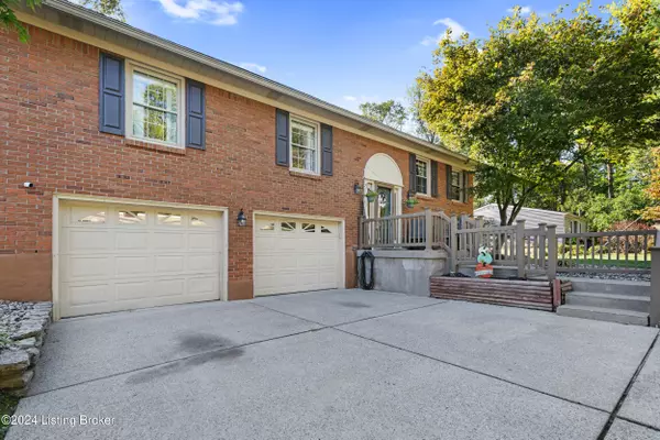 4618 Vinita WAY, Louisville, KY 40272