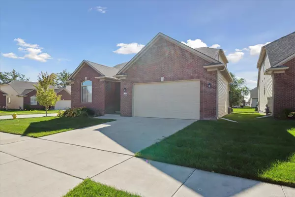 30034 Danvers Drive, New Baltimore, MI 48051