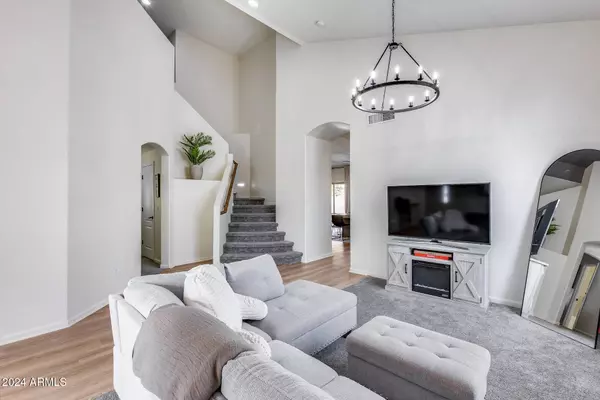 12078 W DOS RIOS Drive, Sun City, AZ 85373