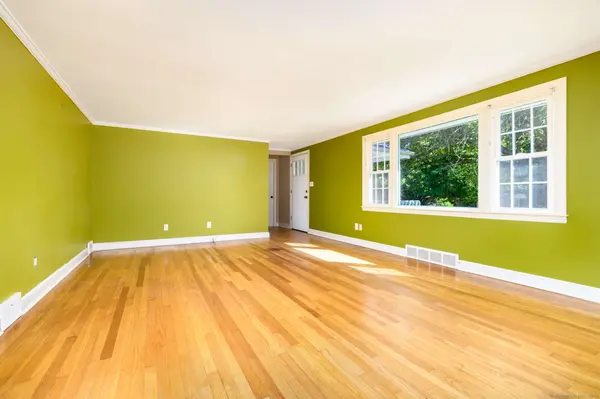 271 Bridgeview Place, Stratford, CT 06614