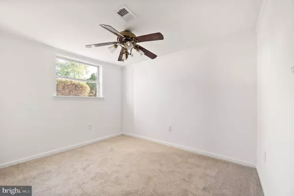 4619 EVANSDALE RD, Woodbridge, VA 22193