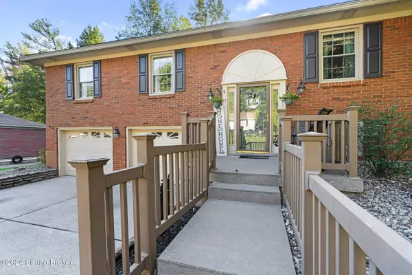 4618 Vinita WAY, Louisville, KY 40272