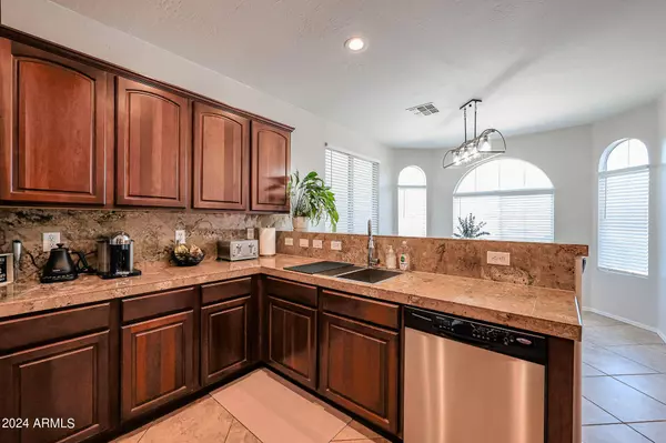 7424 S 74TH Lane, Laveen, AZ 85339