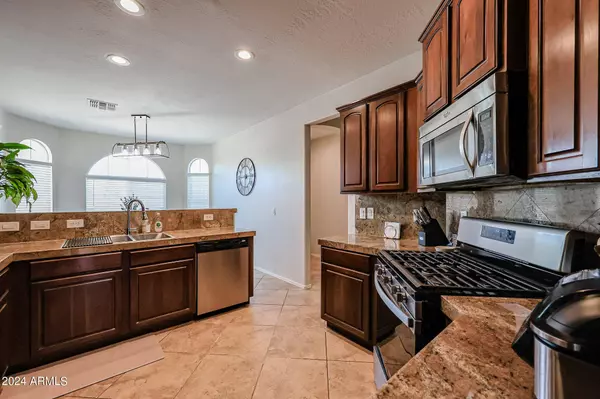 7424 S 74TH Lane, Laveen, AZ 85339