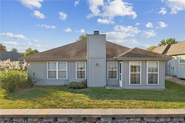 401 NW Augusta CT, Blue Springs, MO 64014