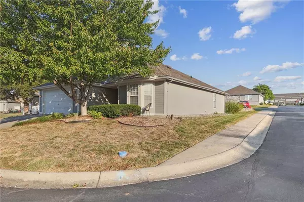 401 NW Augusta CT, Blue Springs, MO 64014