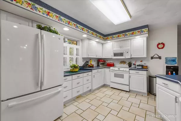 132 Cass Street, Lake Geneva, WI 53147