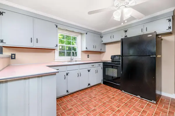 271 Bridgeview Place, Stratford, CT 06614