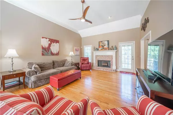 25 Hampton LN, Cartersville, GA 30120