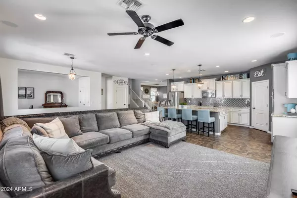 33376 N JAMIE Lane, San Tan Valley, AZ 85144