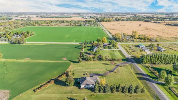 2873 ELO RD, Oshkosh, WI 54904