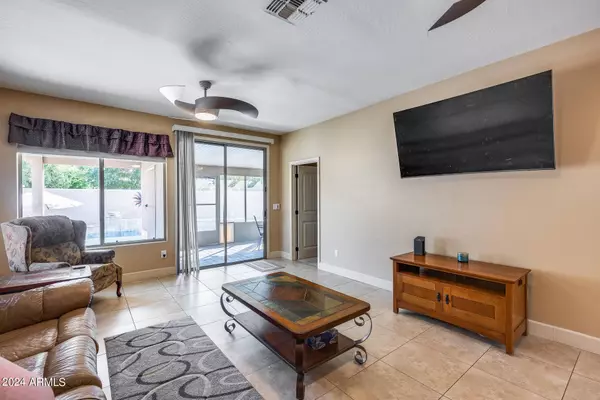 11049 E QUARTET Avenue, Mesa, AZ 85212