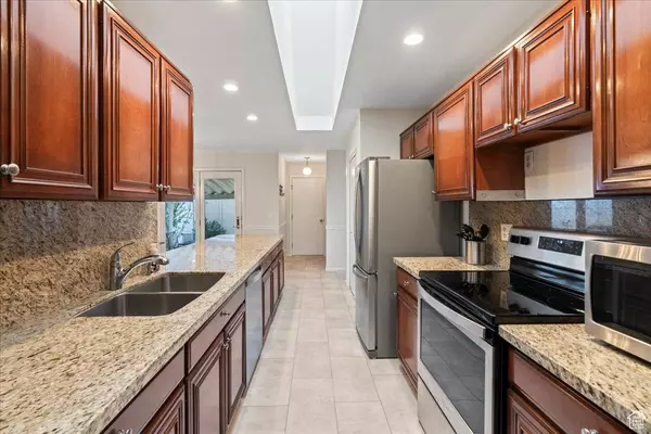 5968 S VILLAGE THREE RD E, Salt Lake City, UT 84121