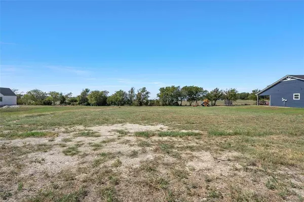28 Pareya Circle, West, TX 76691
