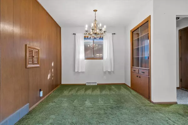 5714 N 92nd STREET, Milwaukee, WI 53225