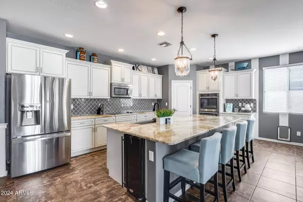 33376 N JAMIE Lane, San Tan Valley, AZ 85144