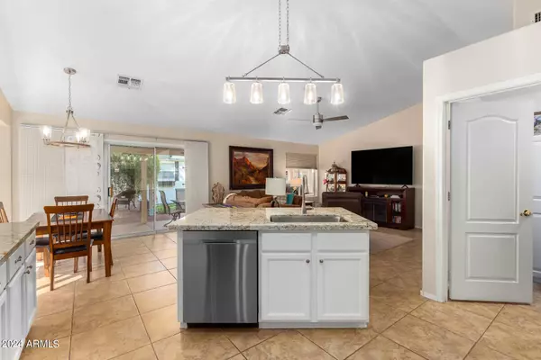 6216 E PORTIA Street, Mesa, AZ 85215