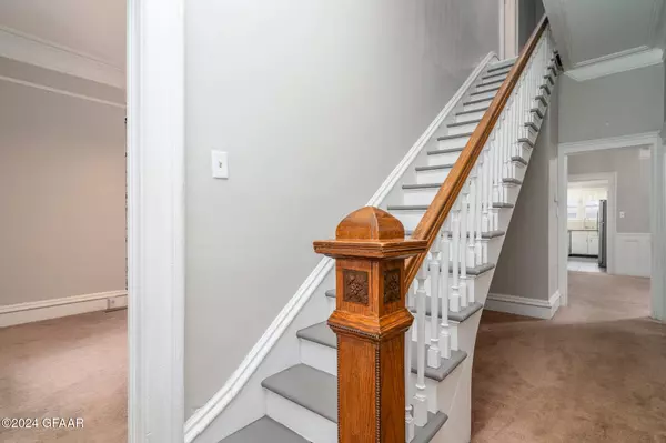 601 5TH ST S, Grand Forks, ND 58201