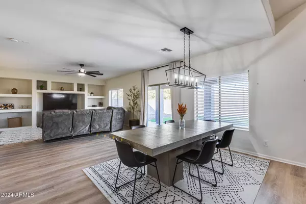 12078 W DOS RIOS Drive, Sun City, AZ 85373