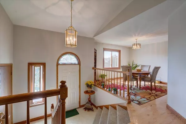 787 Ridge View Lane, Oregon, WI 53575