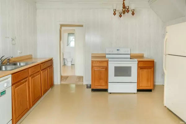 450 E Sample Road, Bloomington, IN 47408