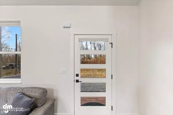 6271 S Hallie DR, Wasilla, AK 99623