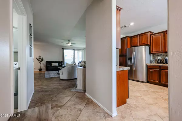 7424 S 74TH Lane, Laveen, AZ 85339