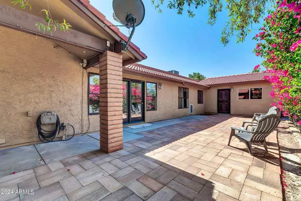 12004 S Crow Court, Phoenix, AZ 85044