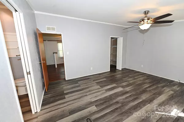 103 E Trace DR, Newton, NC 28658