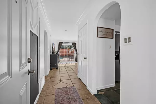 1212 W El Camino AVE, Sacramento, CA 95833