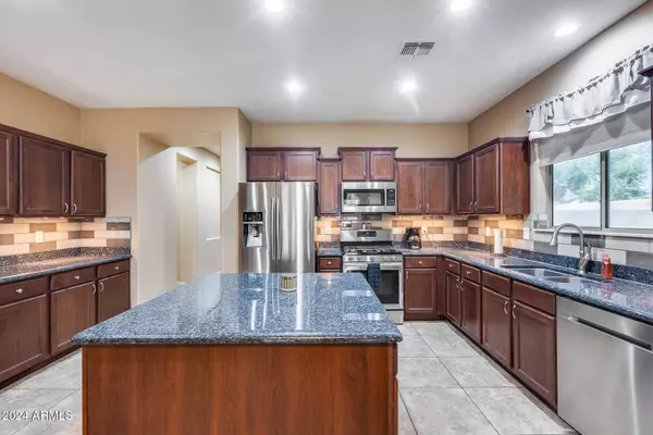 11049 E QUARTET Avenue, Mesa, AZ 85212