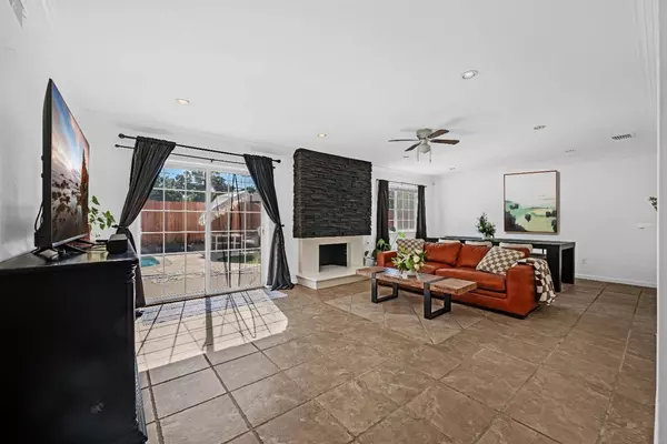 1212 W El Camino AVE, Sacramento, CA 95833