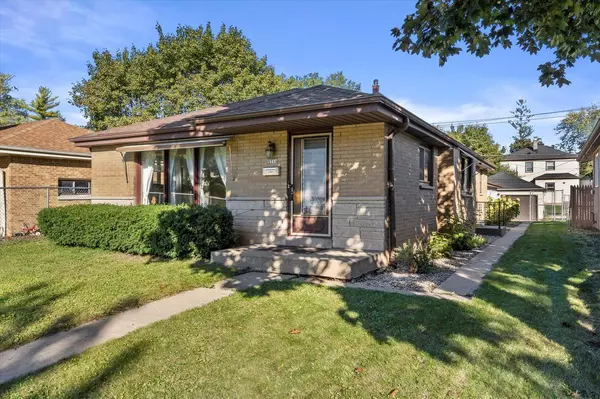 5714 N 92nd STREET, Milwaukee, WI 53225