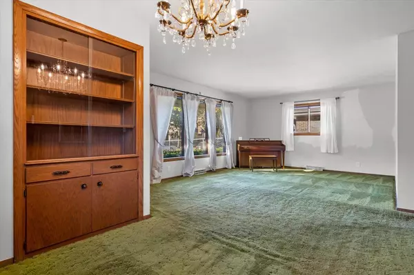 5714 N 92nd STREET, Milwaukee, WI 53225