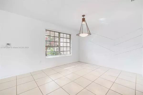 9780 SW 103 Ave Rd, Miami, FL 33176