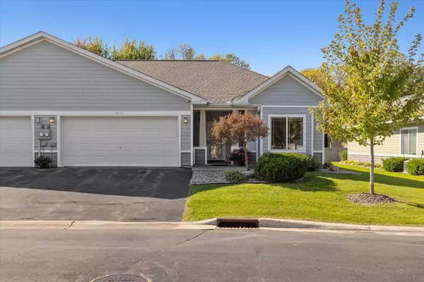 1458 Ravoux LN, Chaska, MN 55318