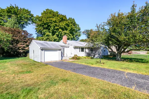 271 Bridgeview Place, Stratford, CT 06614