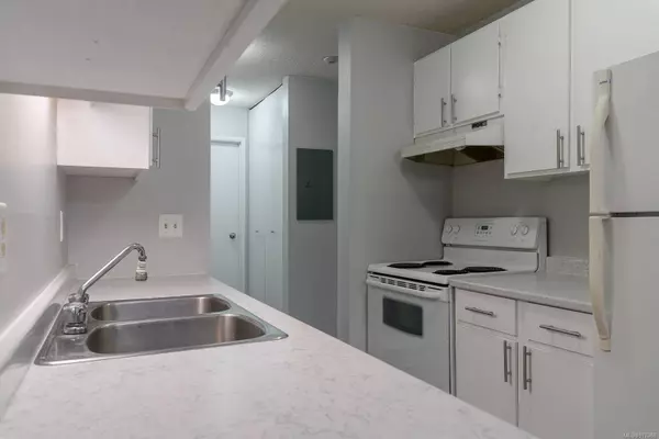 3270 Ross Rd #306, Nanaimo, BC V9T 5J1