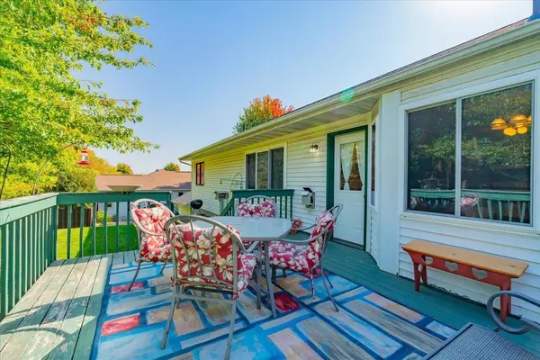 787 Ridge View Lane, Oregon, WI 53575