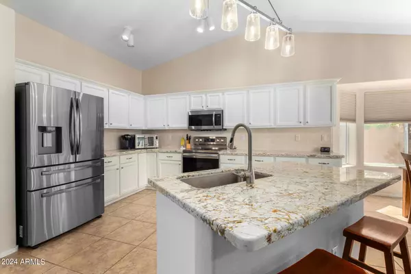 6216 E PORTIA Street, Mesa, AZ 85215