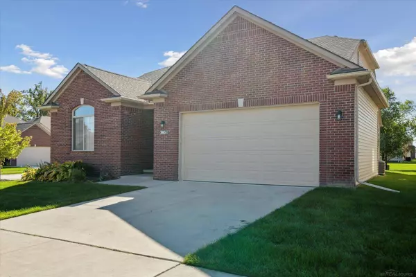 30034 Danvers Drive, New Baltimore, MI 48051