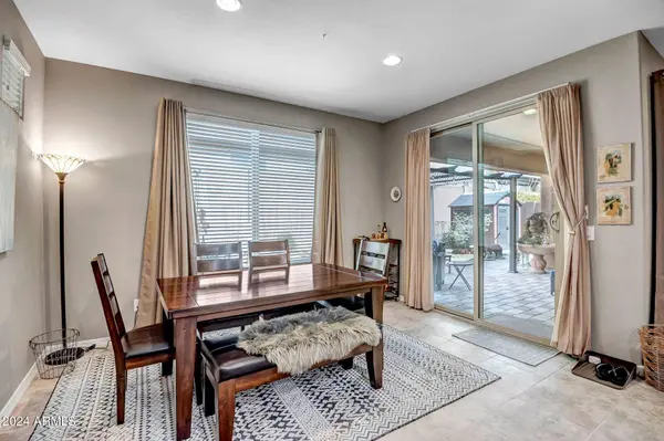 2550 W RABJOHN Road, Phoenix, AZ 85085