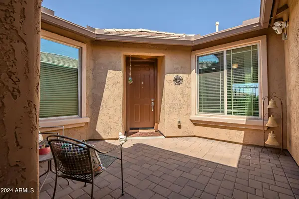 2550 W RABJOHN Road, Phoenix, AZ 85085