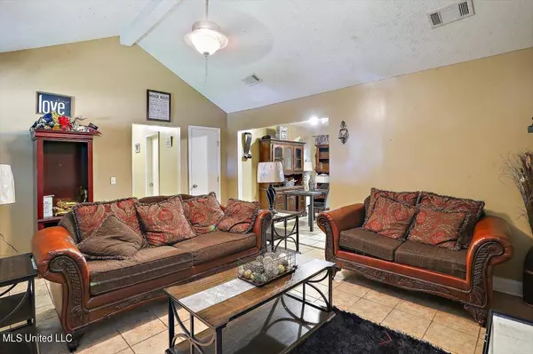 5526 Dogwood Trail, Jackson, MS 39212