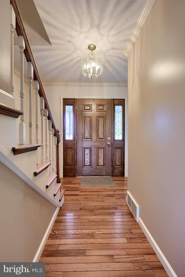 2718 CHESTNUT RUN RD, York, PA 17402