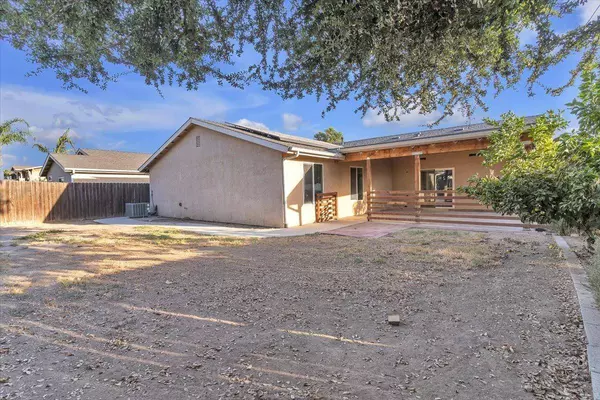 400 E Carpenter Avenue, Reedley, CA 93654