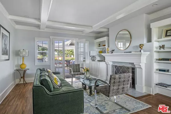 55 W Altadena Dr, Altadena, CA 91001