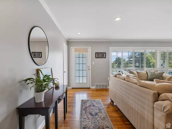 2387 E MAYWOOD DR, Salt Lake City, UT 84109